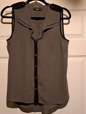 🖤Oasis-Sleeveless Ruffle-Trim Button Front Charcoal Gray with Black Trim